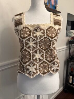 Rebellion NWT Crochet Daisy Floral Boho Tank Top Brown Cream Medium